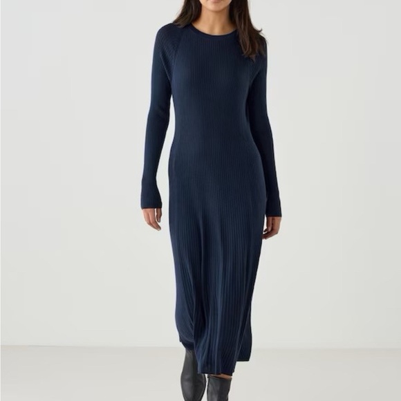 Dresses & Skirts - Uniqlo Merino Blend Ribbed Long Sleeve Wool Dress